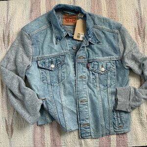 ⚡️ 20 minute sale ⚡️NWT Levi’s Denim Jacket